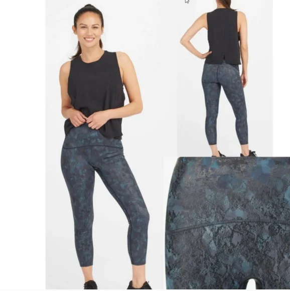 🆕 SPANX Booty Boost Active 7/8 Leggings Navy Reptile, Size M, NWT - Picture 6 of 15